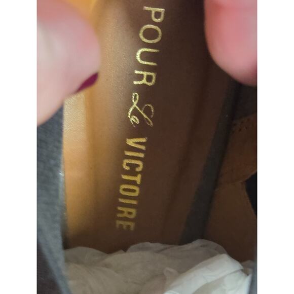 Pour La Victoire Alyssan Boots 9.5 Gray Silver Suede Heeled Pointed Toe Booties - Picture 9 of 9